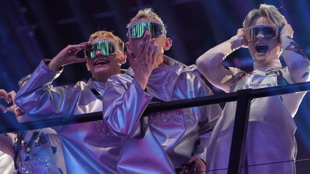 IslandskÃÂ© duo VÃÂB, ktorÃÂ© vystÃÂºpilo s piesÃÂou Ã¢ÂÂROAÃ¢ÂÂ.